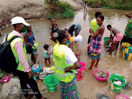 Sensibilisation des femmes et jeunes filles à la source d’eau de Lubwaku, As Ceta,Zs Kokolo